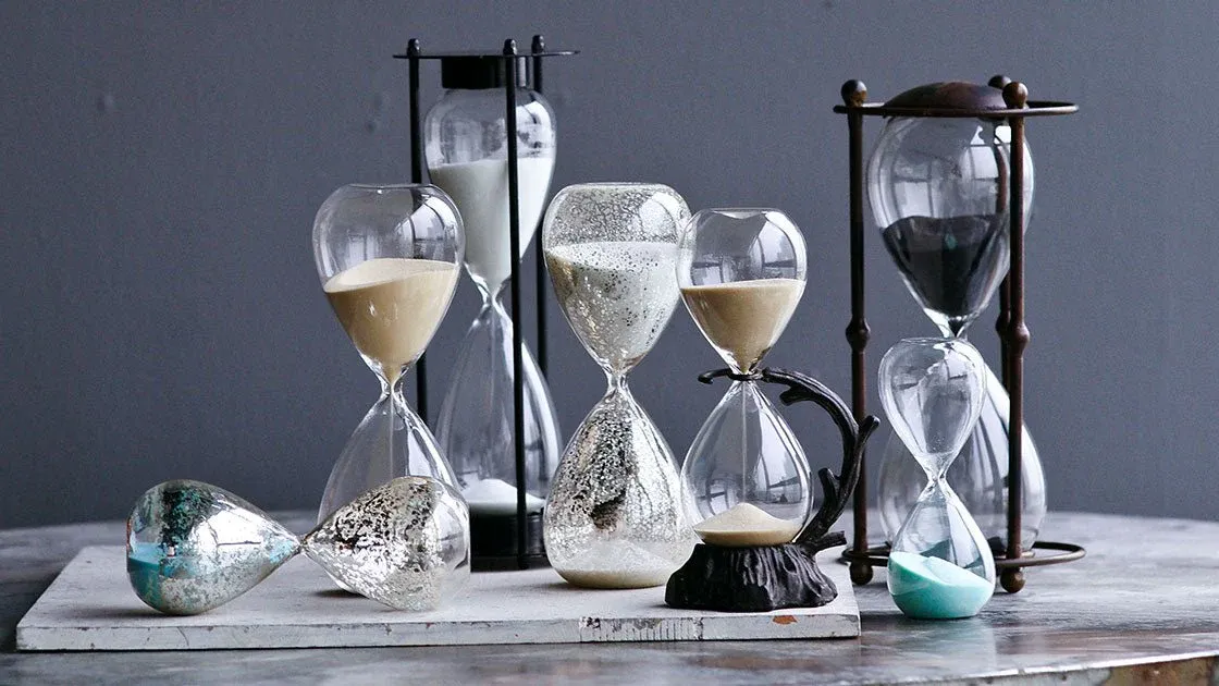 Separate past experiences from current trading decisions